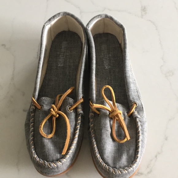 Minnetonka moccasins. - Picture 1 of 3